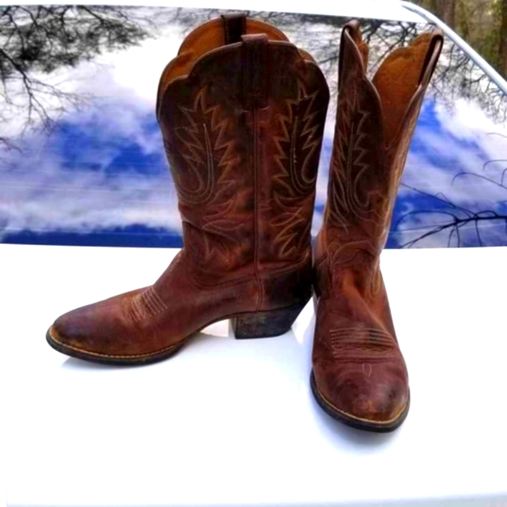Ariat Heritage cowboy boots